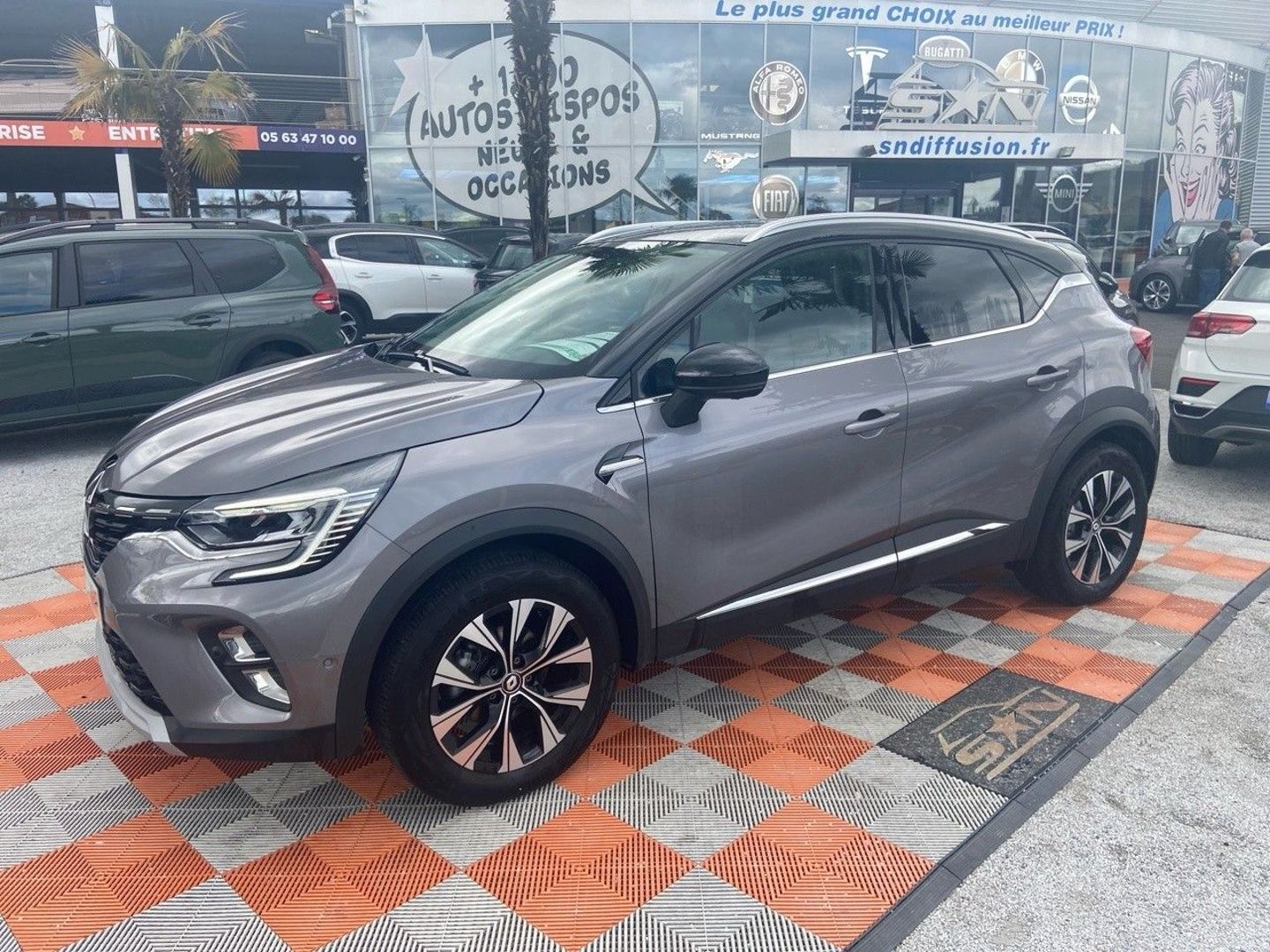 RENAULT CAPTUR TCe 90 BV6 TECHNO GPS 9.3" Caméra 360° Barres de Toit
