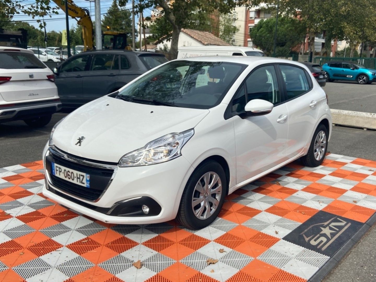 PEUGEOT 208 AFFAIRE BlueHDi 100 PREMIUM PACK GPS 2PL 8800 € HT