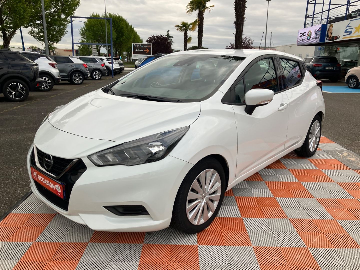 NISSAN MICRA - 1.0 IG-T 92 X-TRONIC ACENTA Ecran