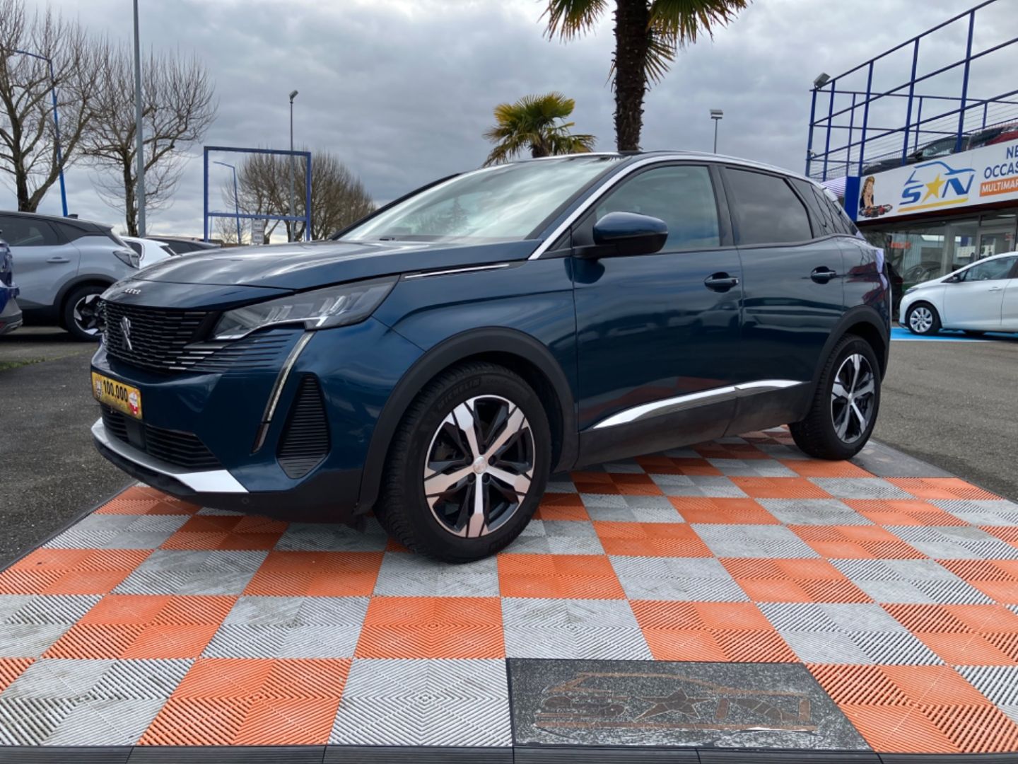 PEUGEOT 3008 BlueHDi 130 EAT8 ALLURE Grip