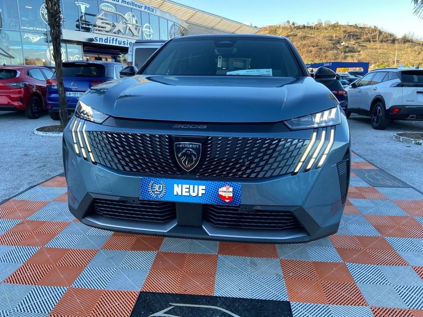 PEUGEOT 3008 - NEW Hybrid 136 e-DCS6 GT Pack Toit Ouvrant Hifi Focal Drive Assist Sellerie Alcantara