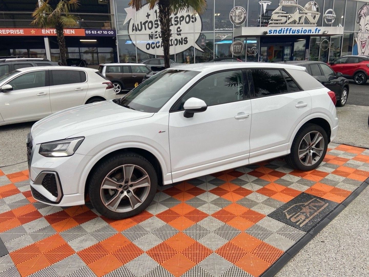 AUDI Q2 - 30 TDI 116 S LINE Ext GPS Caméra Hayon Keyless JA 18"