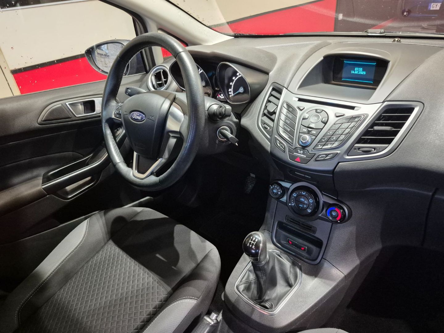 FORD FIESTA - 95 CV TITANIUM CLIM REGUL DISTRI VIDANGE NEUF CT OK