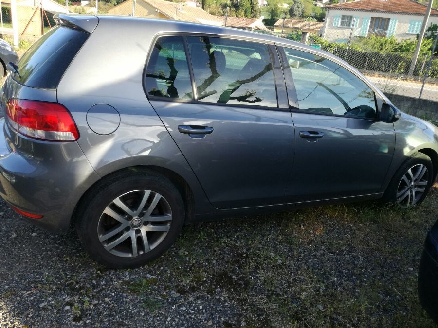 VOLKSWAGEN GOLF VI 1.6 TDI CONFORT 5P