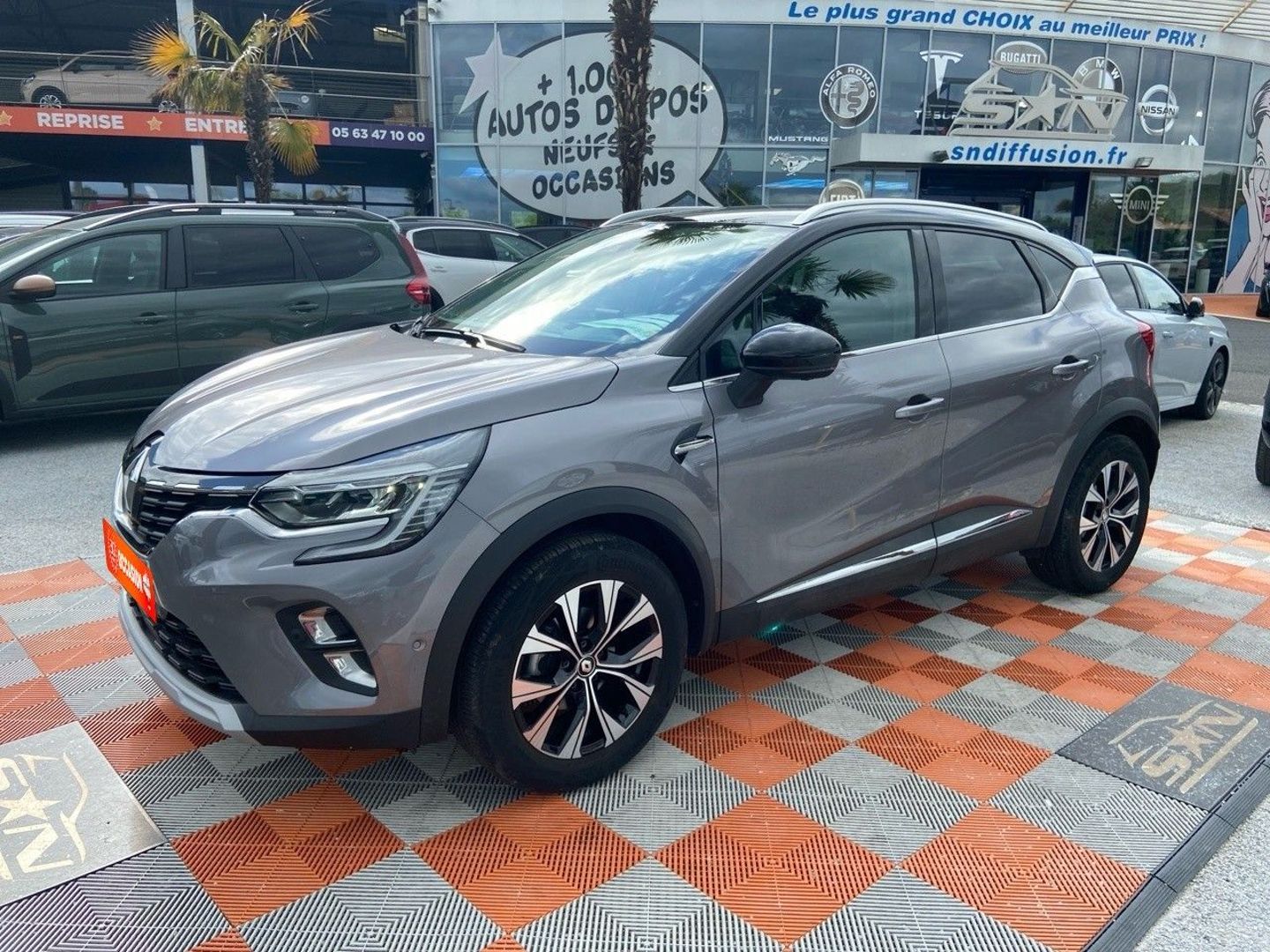 RENAULT CAPTUR - TCe 90 BV6 TECHNO GPS 9.3" Caméra 360° Barres de Toit