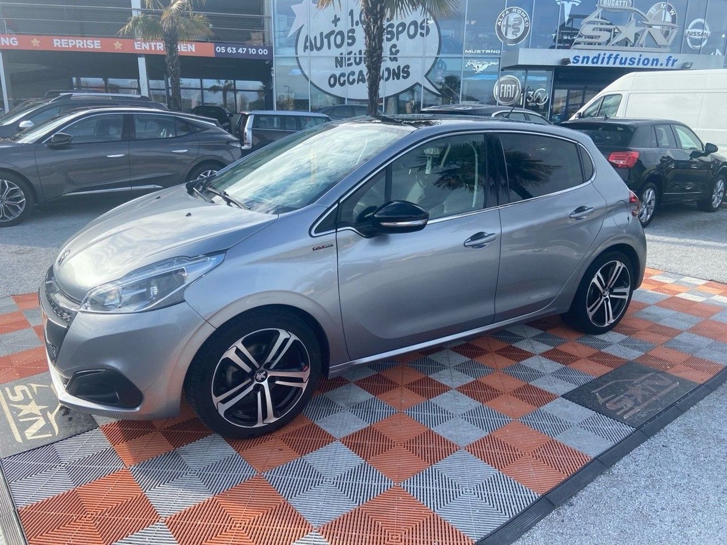 PEUGEOT 208 - 1.2 PURETECH 110 GT LINE TOIT PANO