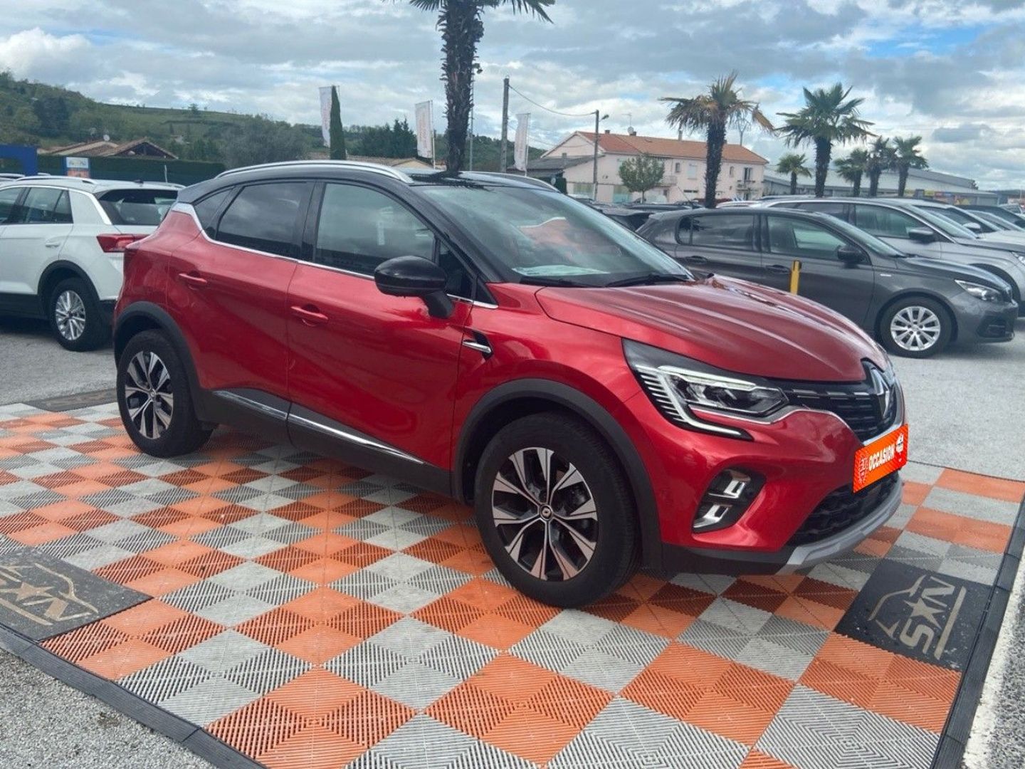 RENAULT CAPTUR - TCe 90 BV6 TECHNO GPS 9.3" Caméra 360° Barres de Toit