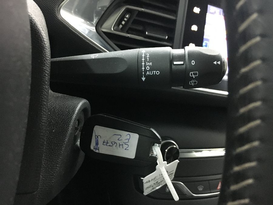 PEUGEOT 308 - 1.6 HDi 92 BUSINESS PACK