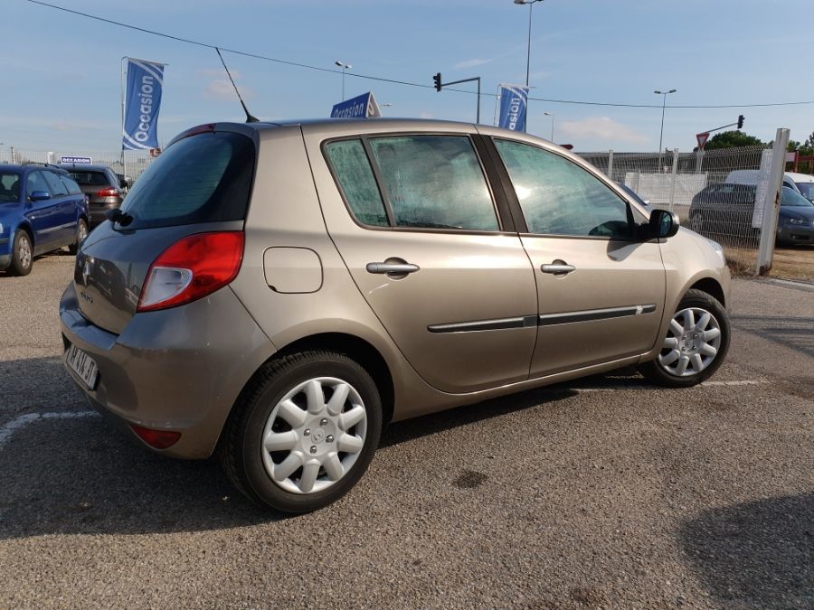 RENAULT CLIO III PHASE 2 - 5P DCI (70CH) ECO2 70cv 5P BVM DYNAMIQUE