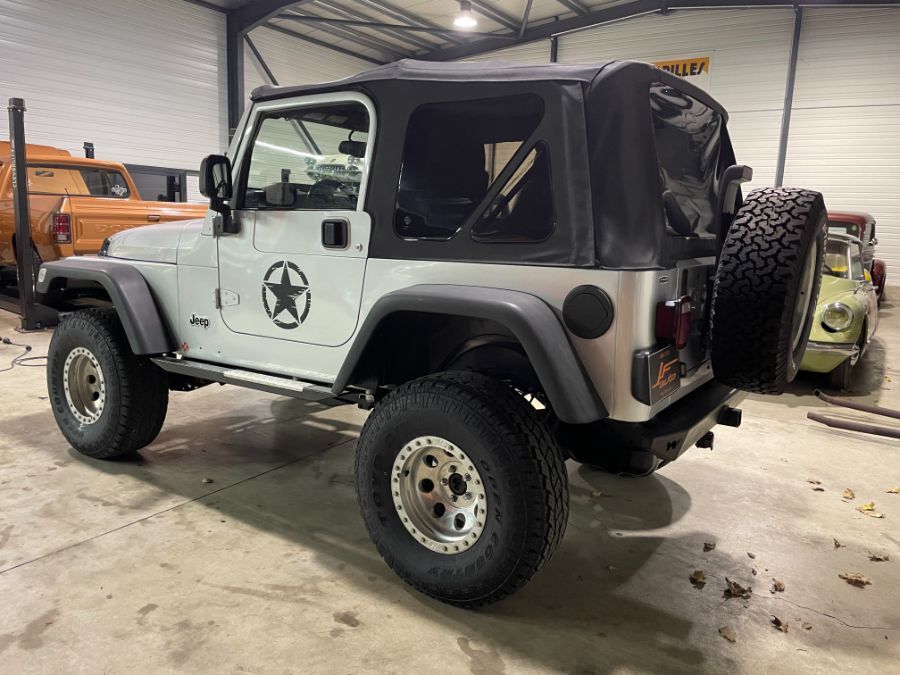 JEEP WRANGLER - 4.0 BVA BACHE