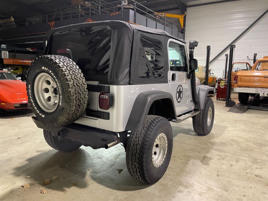 JEEP WRANGLER - 4.0 BVA BACHE
