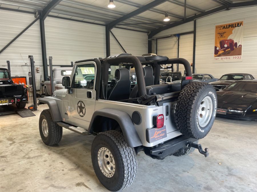 JEEP WRANGLER - 4.0 BVA BACHE