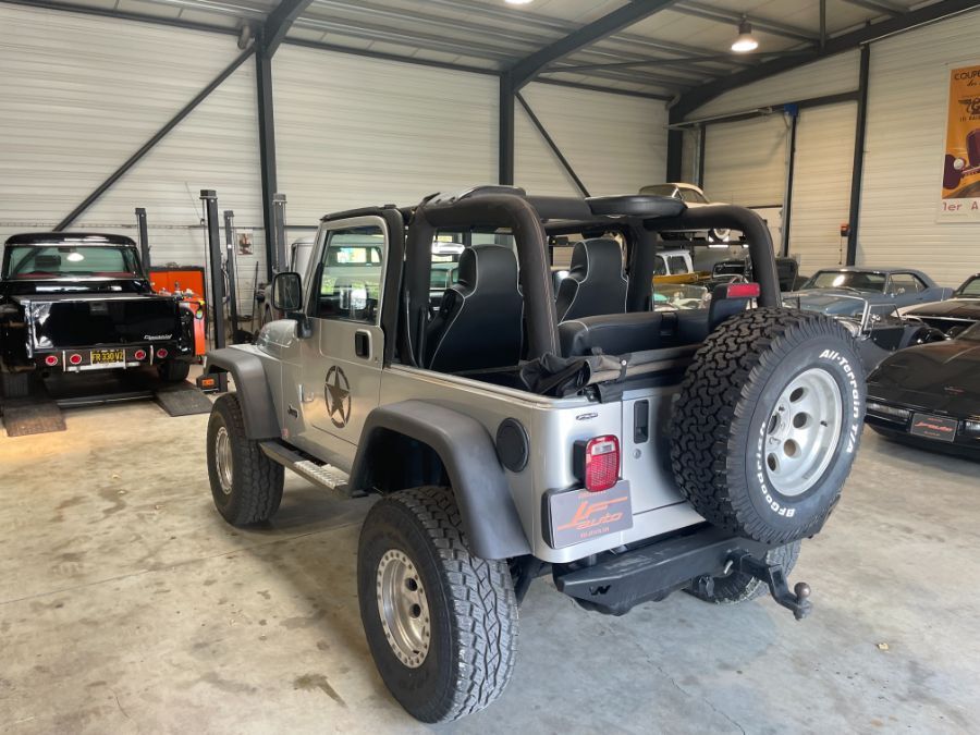 JEEP WRANGLER - 4.0 BVA BACHE