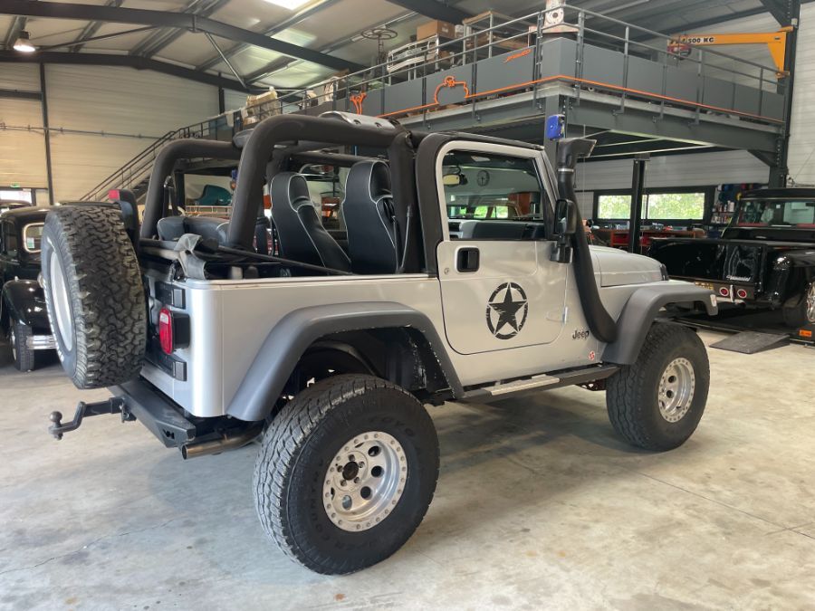 JEEP WRANGLER - 4.0 BVA BACHE