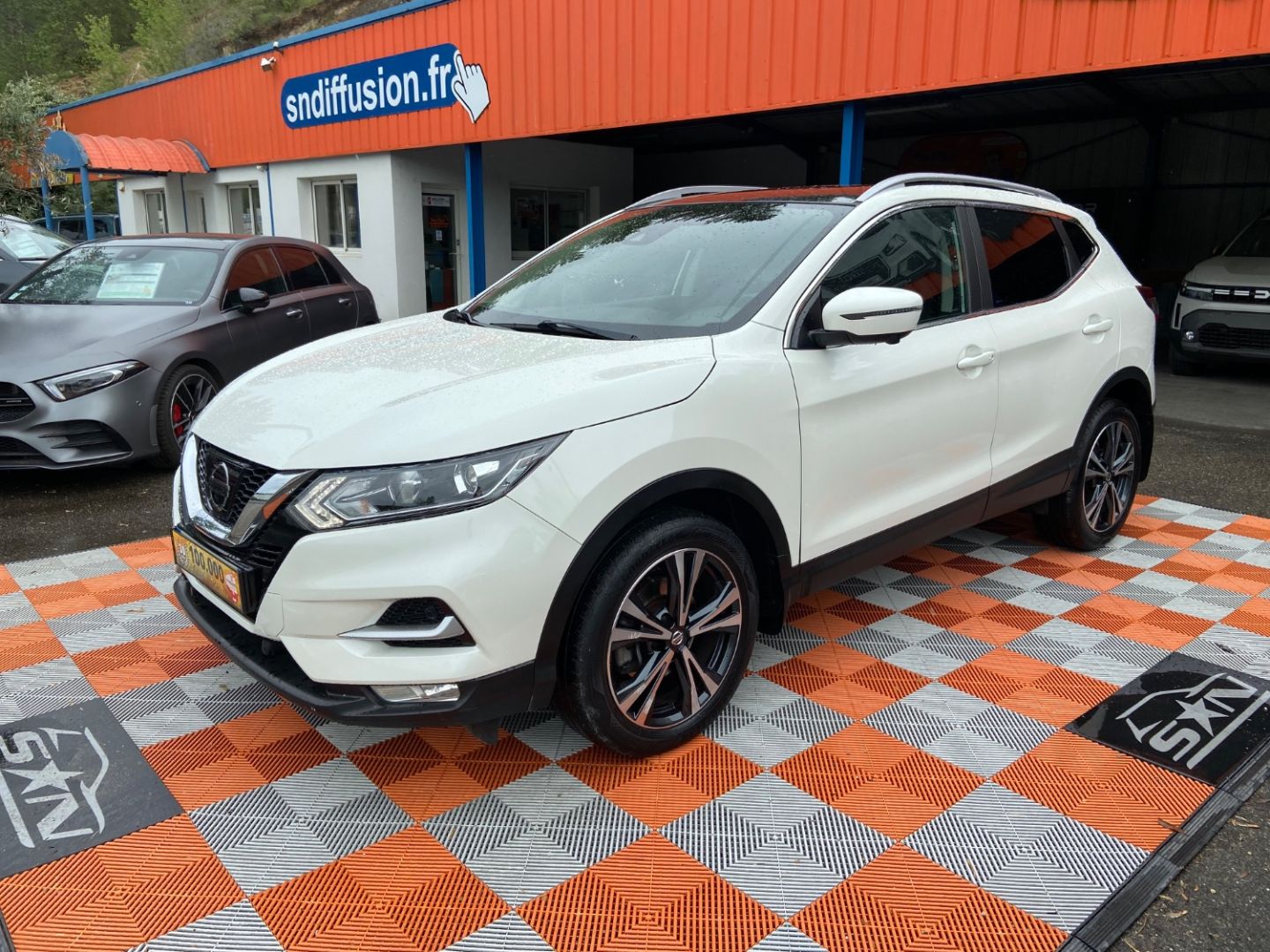 NISSAN QASHQAI - 1.2 DIG-T 115 N-CONNECTA TOIT PANO FULL LED (2018)