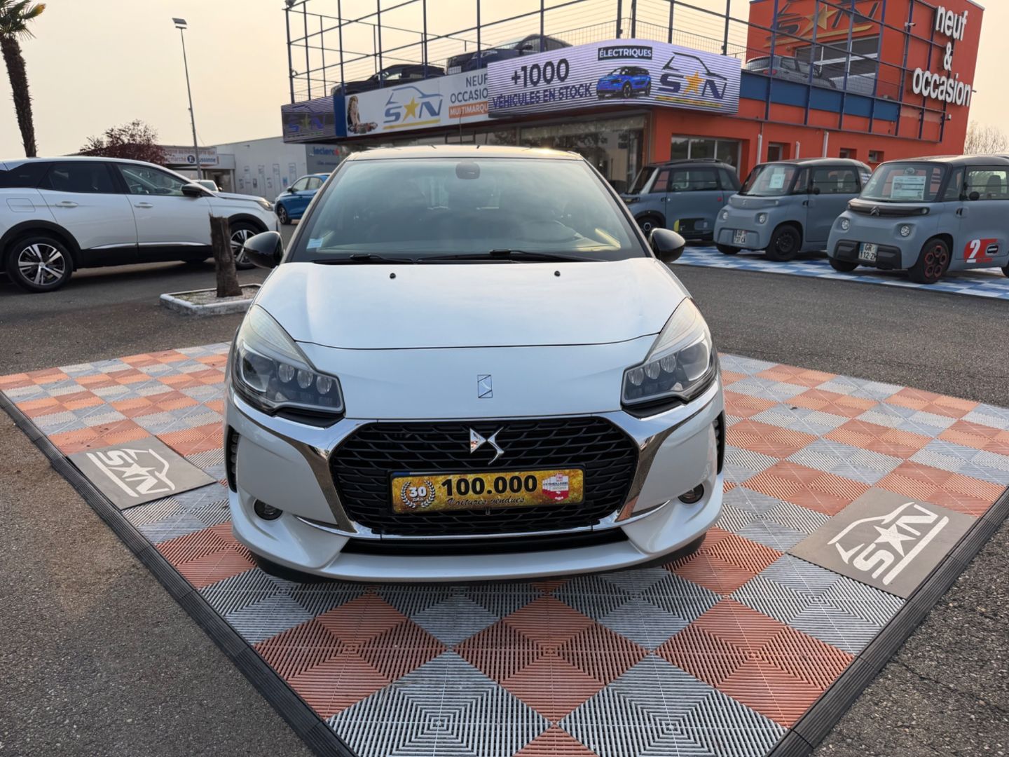 DS DS3 - 1.6 BLUEHDI 100 STYLE LEDS JA 17" (2018)