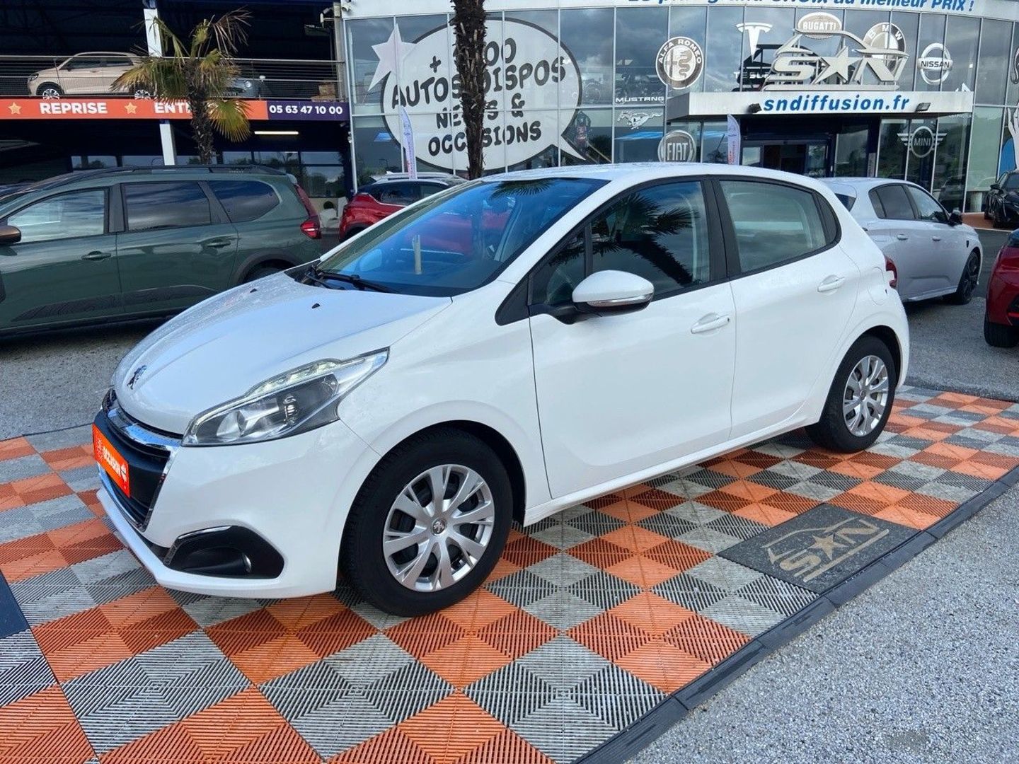 PEUGEOT 208 - PURETECH 82 ACTIVE BUSINESS GPS RADAR ANTI-BROUILLARDS (2018)