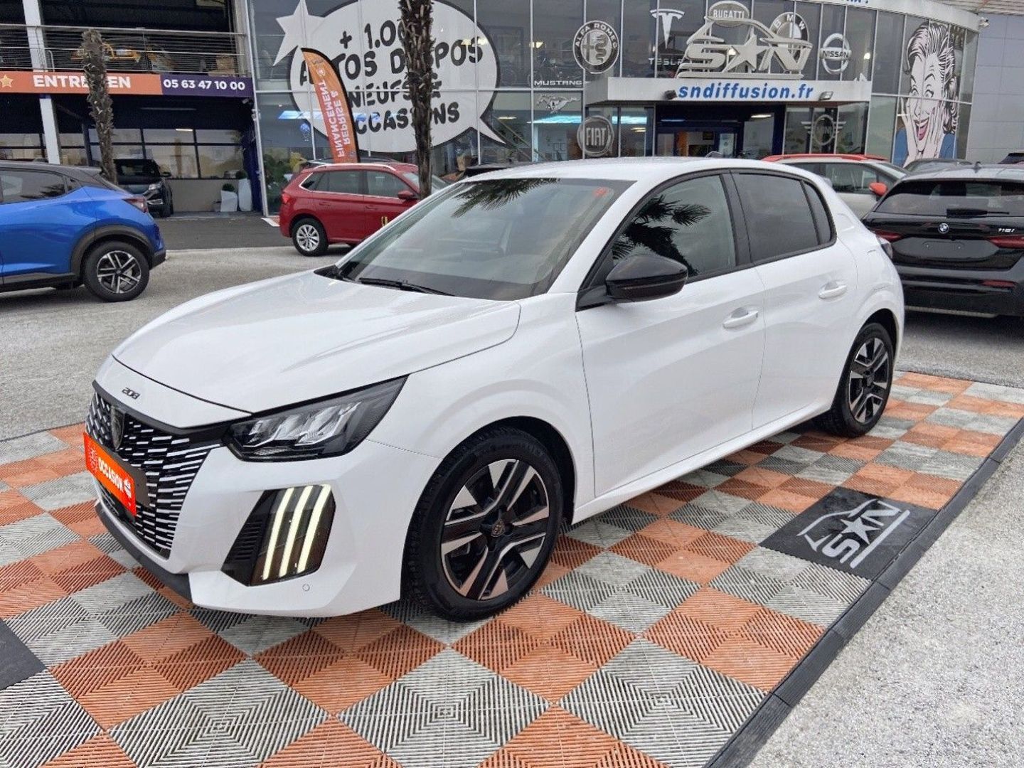 PEUGEOT 208 - 100 BV6 ALLURE RADARS AV-AR ECRAN 10" (2025)