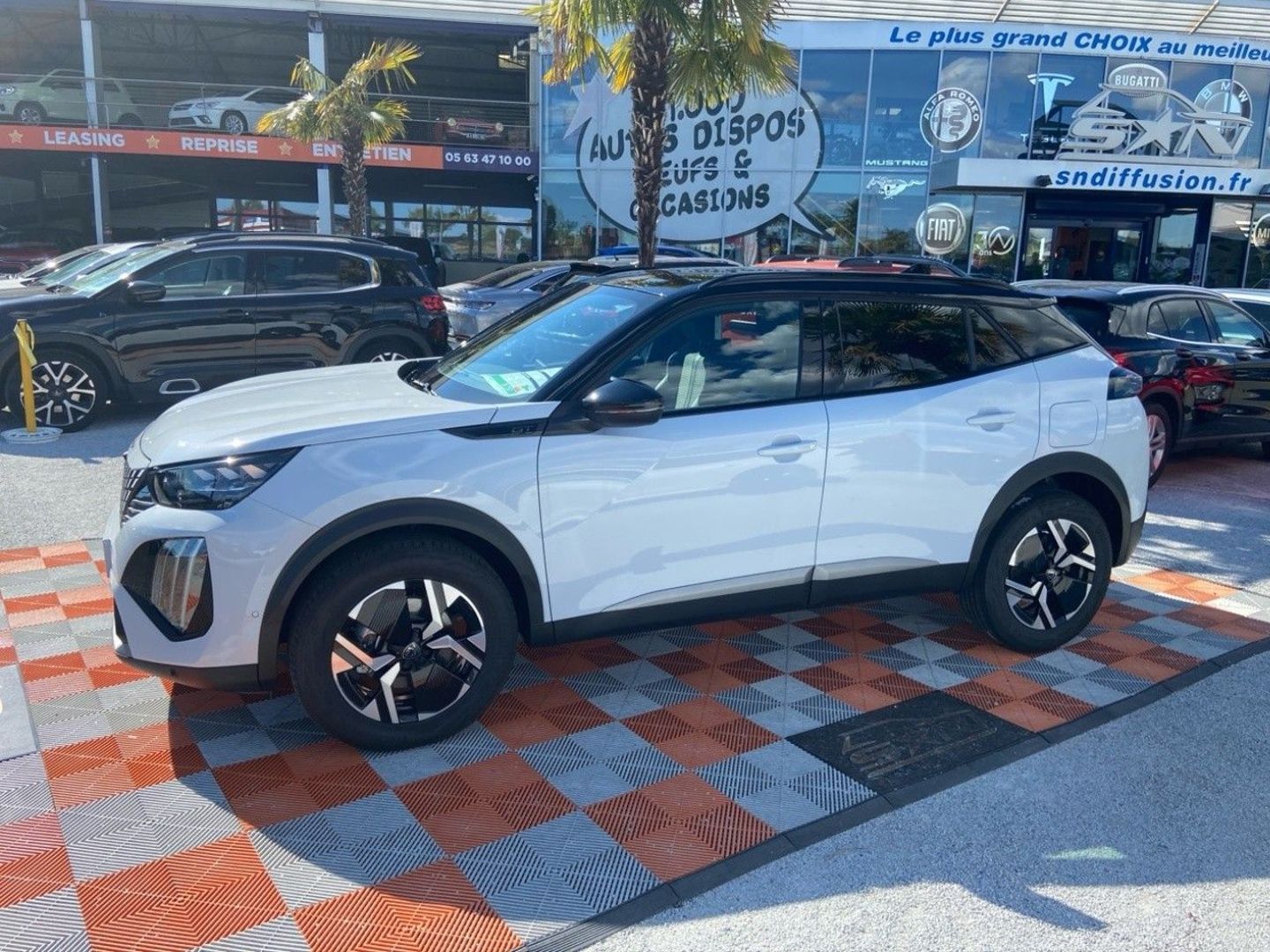 PEUGEOT 2008 - II (2) 1.2 HYBRID 145 GT E-DCS6 GPS CAMÉRA 360° PACK HIVER (2025)