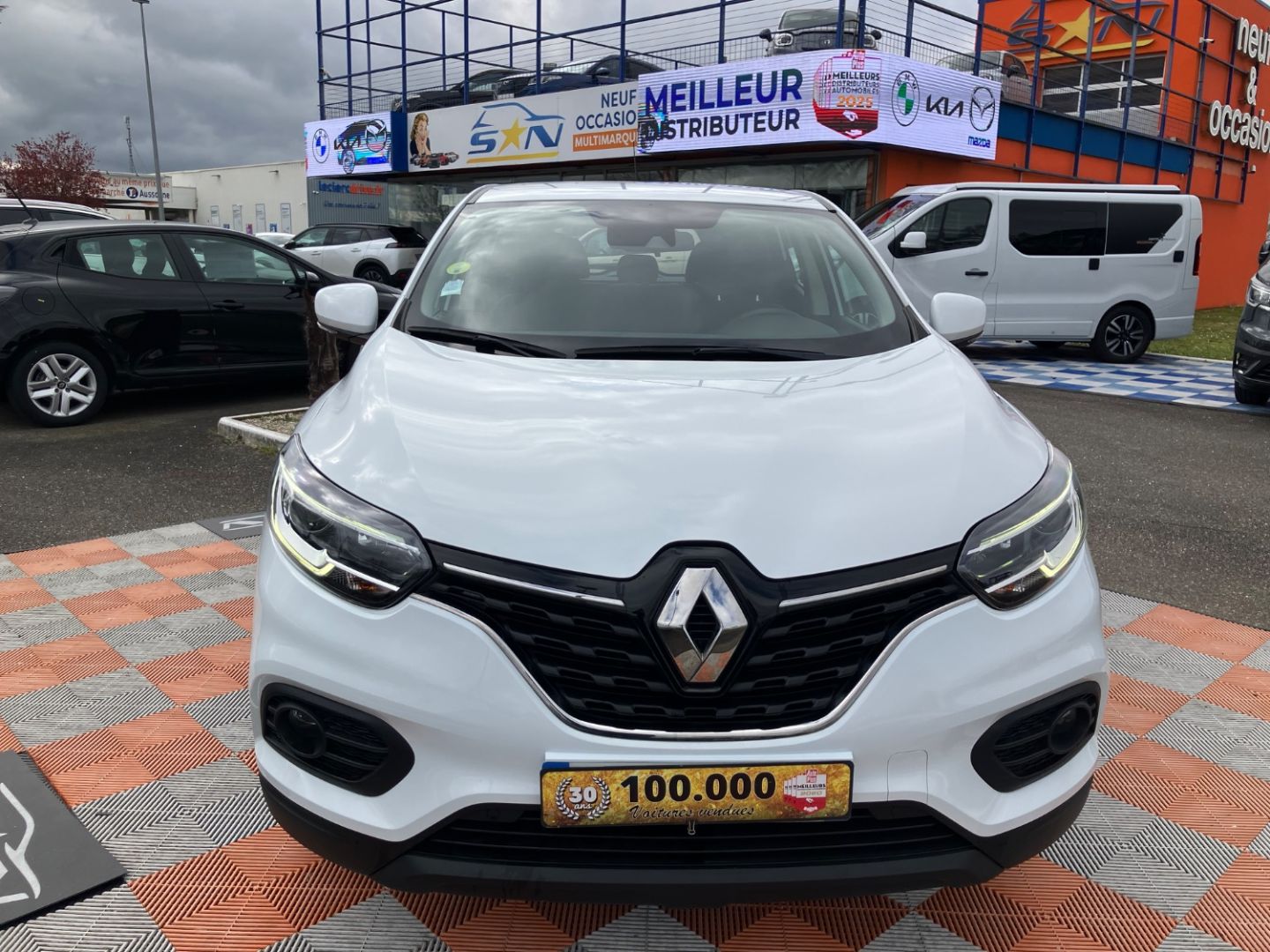 RENAULT KADJAR - 1.5 BLUE DCI 115 BV6 SERIE LIMITEE TEAM RUGBY JA17 RADARS CLIM AUTO 1°MAIN (2020)