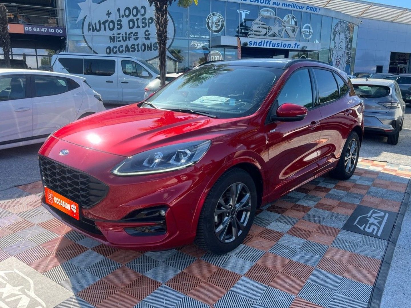 FORD KUGA - 2.0 TDCI 120 ST LINE X BVA TOIT GPS CAMÉRA HAYON PACK HIVER ATTELAGE (2023)