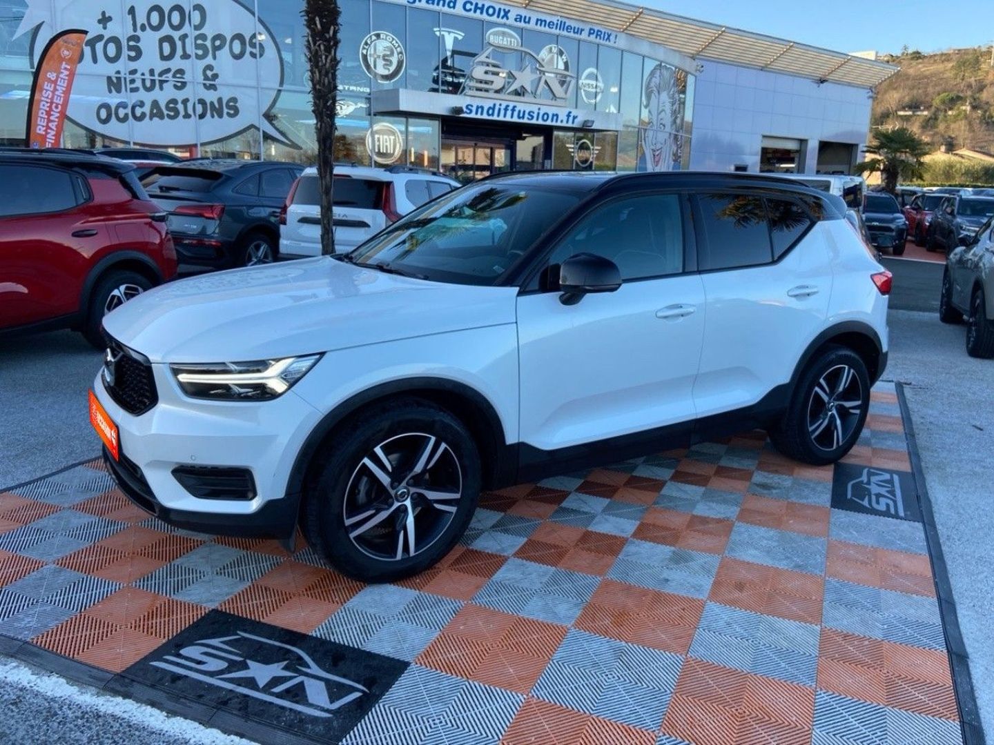 VOLVO XC 40 - 2.0 D3 150 R-DESIGN (2020)