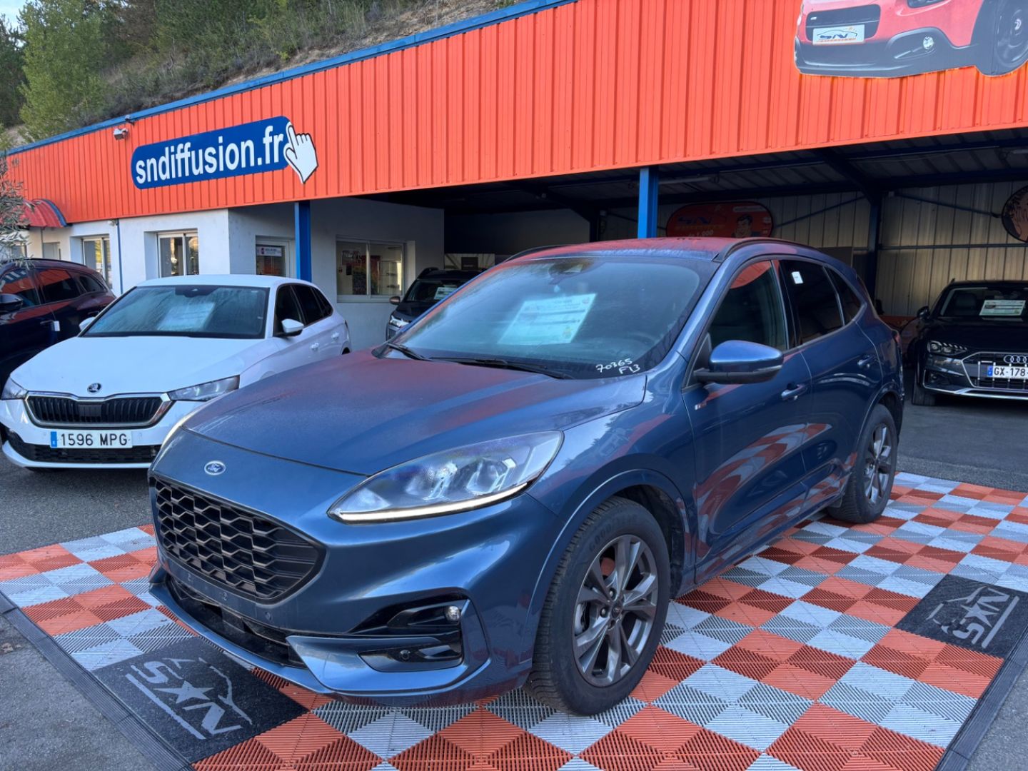 FORD KUGA - 2.0 TDCI 120 ST LINE POWERSHIFT GPS CAMÉRA HAYON PACK HIVER (2024)