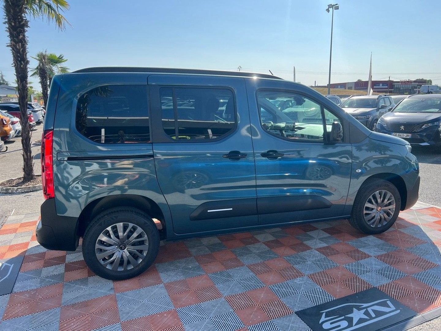 CITROEN BERLINGO - BlueHDi 130 EAT8 MAX EXPORT N-1 5 Places