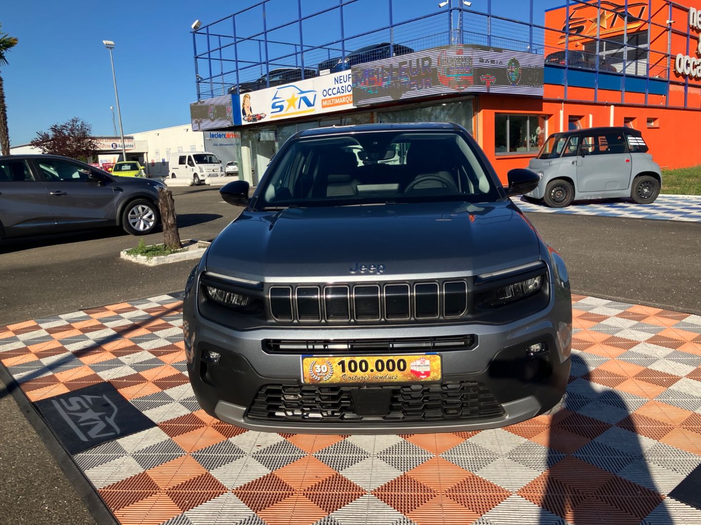 JEEP AVENGER - 156 ALTITUDE BATTERIE 54KW CAMÉRA JA 17" POMPE À CHALEUR (2025)