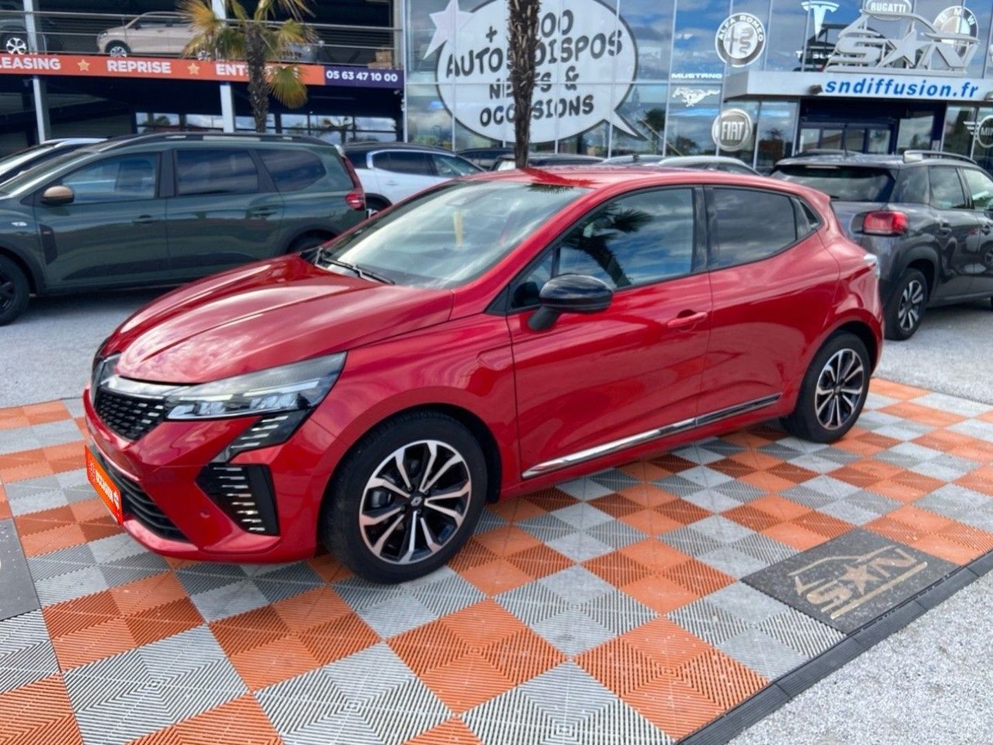 RENAULT CLIO - V TCe 90 BV6 TECHNO GPS Caméra 360° Induction