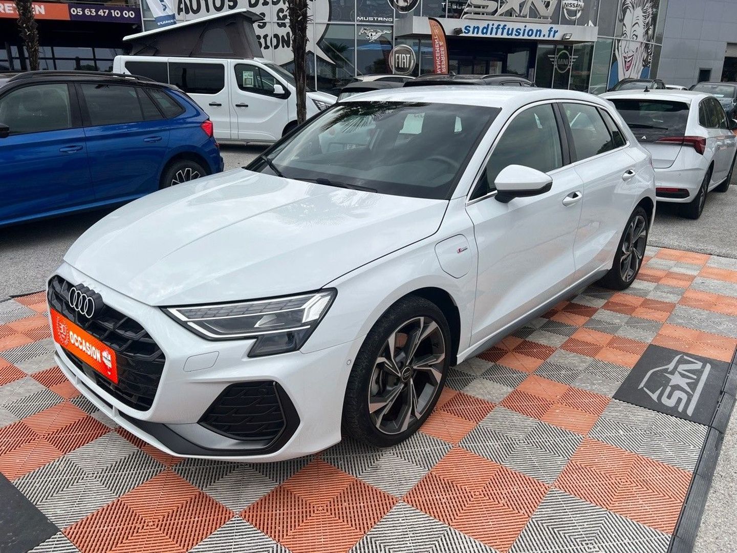 AUDI A3 SPORTBACK - 40 TFSIE 204 S-TRONIC S-LINE GPS CAMÉRA +7000€ D'OPTIONS (2025)