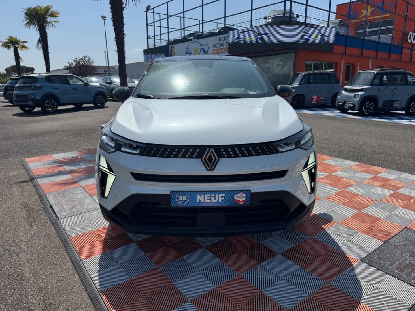 RENAULT CAPTUR - ECO-G 100 BV6 TECHNO GPS CAMÉRA JA 18" (2025)