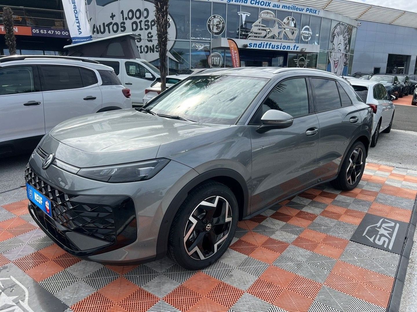 VOLKSWAGEN T-ROC - NEW 1.5 ETSI HYBRID 150 DSG7 R-LINE PACK EASY OPEN IQ LIGHTS (2026)