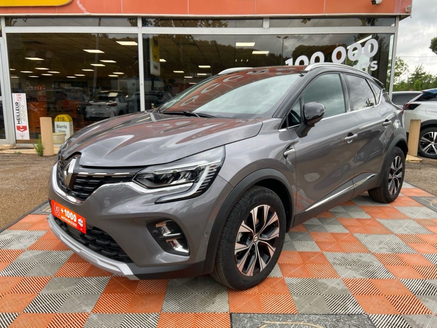 RENAULT CAPTUR - TCE 90 BV6 TECHNO GPS 9.3" CAMÉRA 360° BARRES DE TOIT (2024)