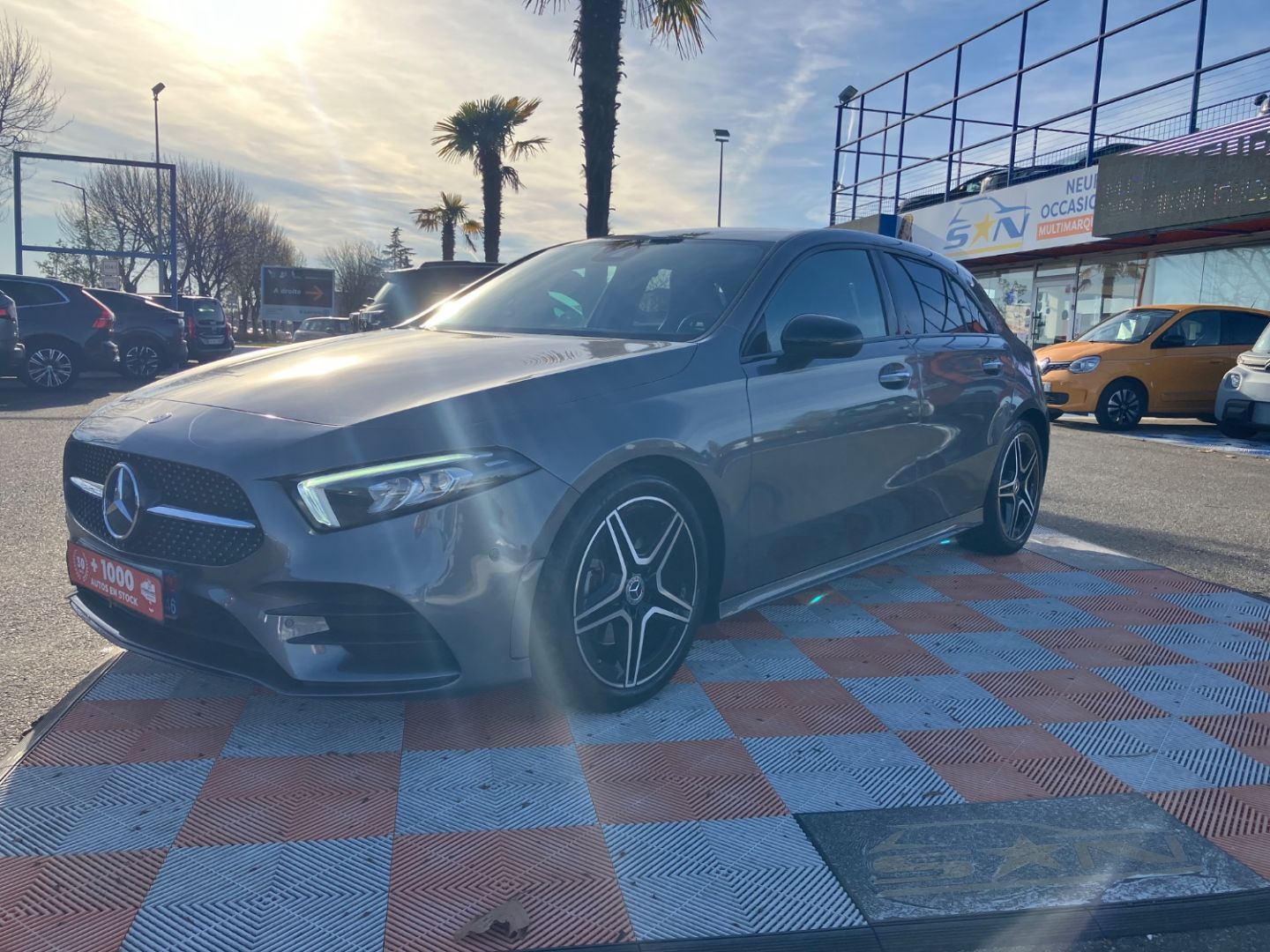 MERCEDES-BENZ CLASSE A - 180 D 7G-DCT AMG LINE FULL LED GPS CAMÉRA PACK PREMIUM (2020)