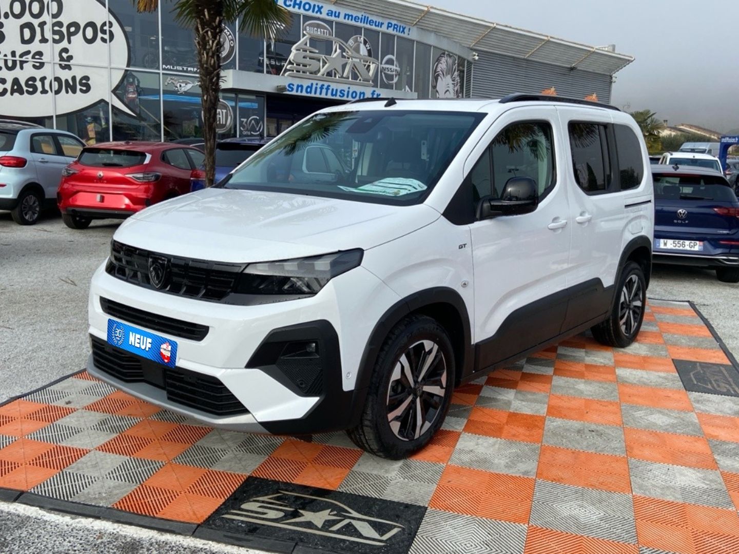 PEUGEOT RIFTER - BLUEHDI 130 EAT8 GT PACK TECHNO ADML GRIP (2025)
