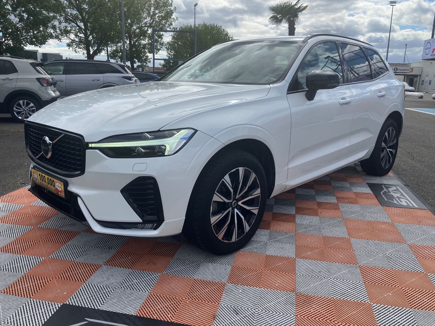 VOLVO XC 60 - 2.0 B4 197 GEARTRONIC 8 PLUS STYLE DARK GPS CUIR TOIT (2022)