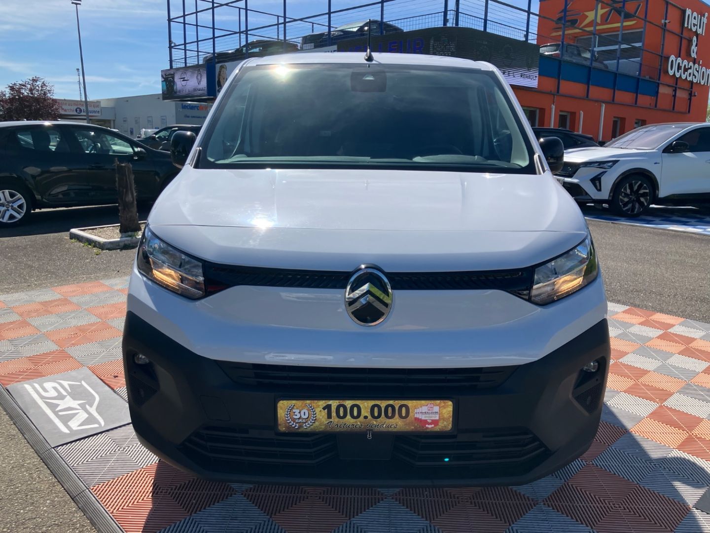 CITROEN BERLINGO FOURGON - NEW XL BLUEHDI 100 BV6 950 KG ECRAN CAMÉRA PACK CHANTIER PTE LAT. KIT BOIS 3 PL (2024)