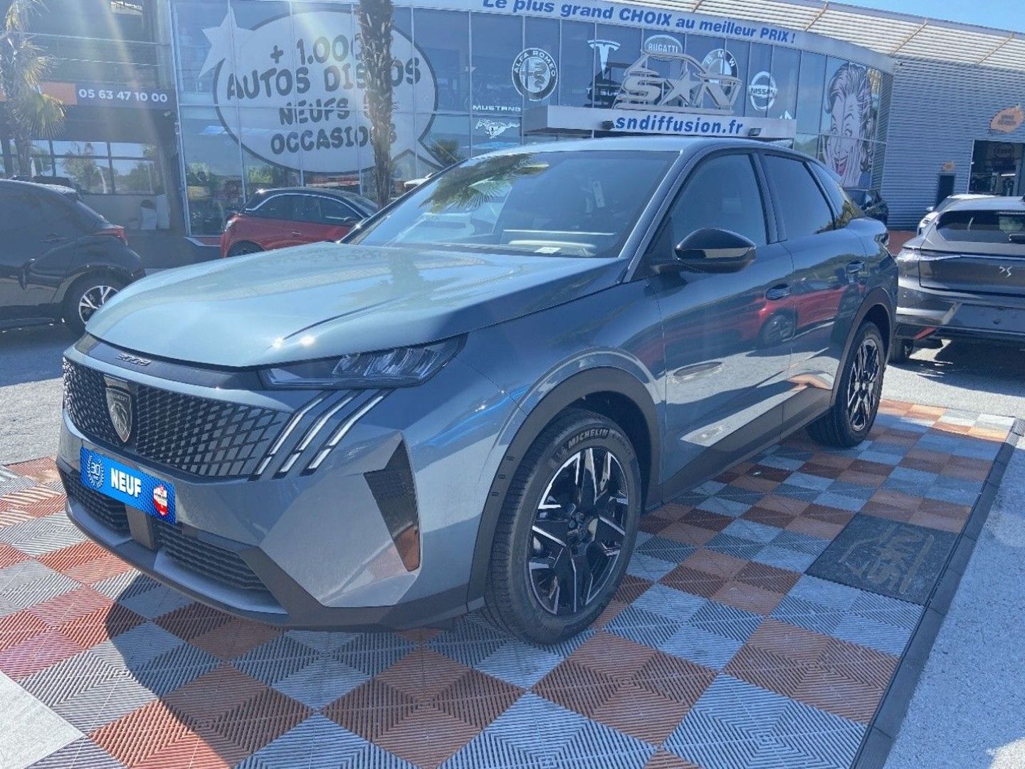 PEUGEOT 3008 - HYBRID 145 E-DCS6 ALLURE PACK PANORAMIC NAVIGATION (2025)