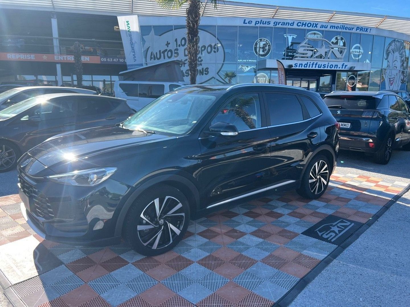 MG ZS - 1.5 HYBRID + 195 LUXURY CUIR GPS CAMÉRA 360° JA 18" (2025)