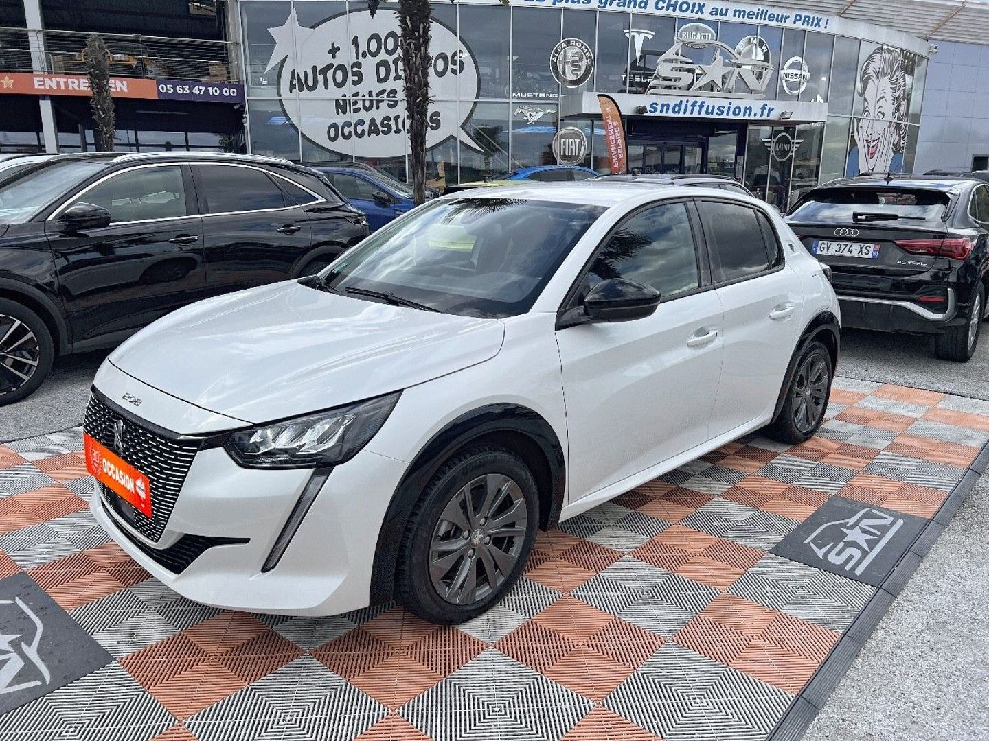 PEUGEOT 208 - 136 ROADTRIP GPS 10'' ADML CAMÉRA (2022)