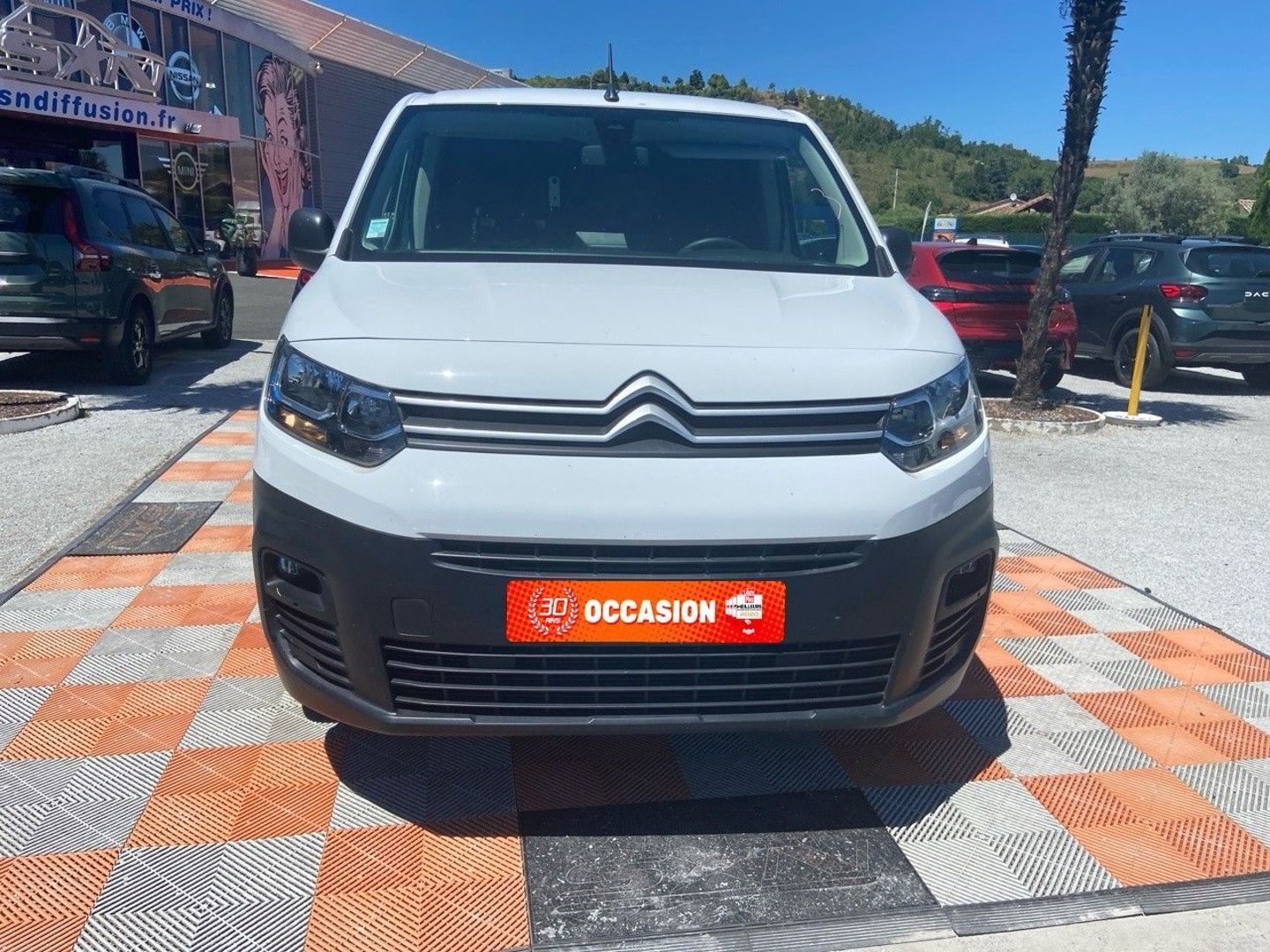 CITROEN BERLINGO FOURGON - XL BlueHDi 100 BV6 950 kg GPS Caméra Grip Pte Lat. Kit Bois 3 PL