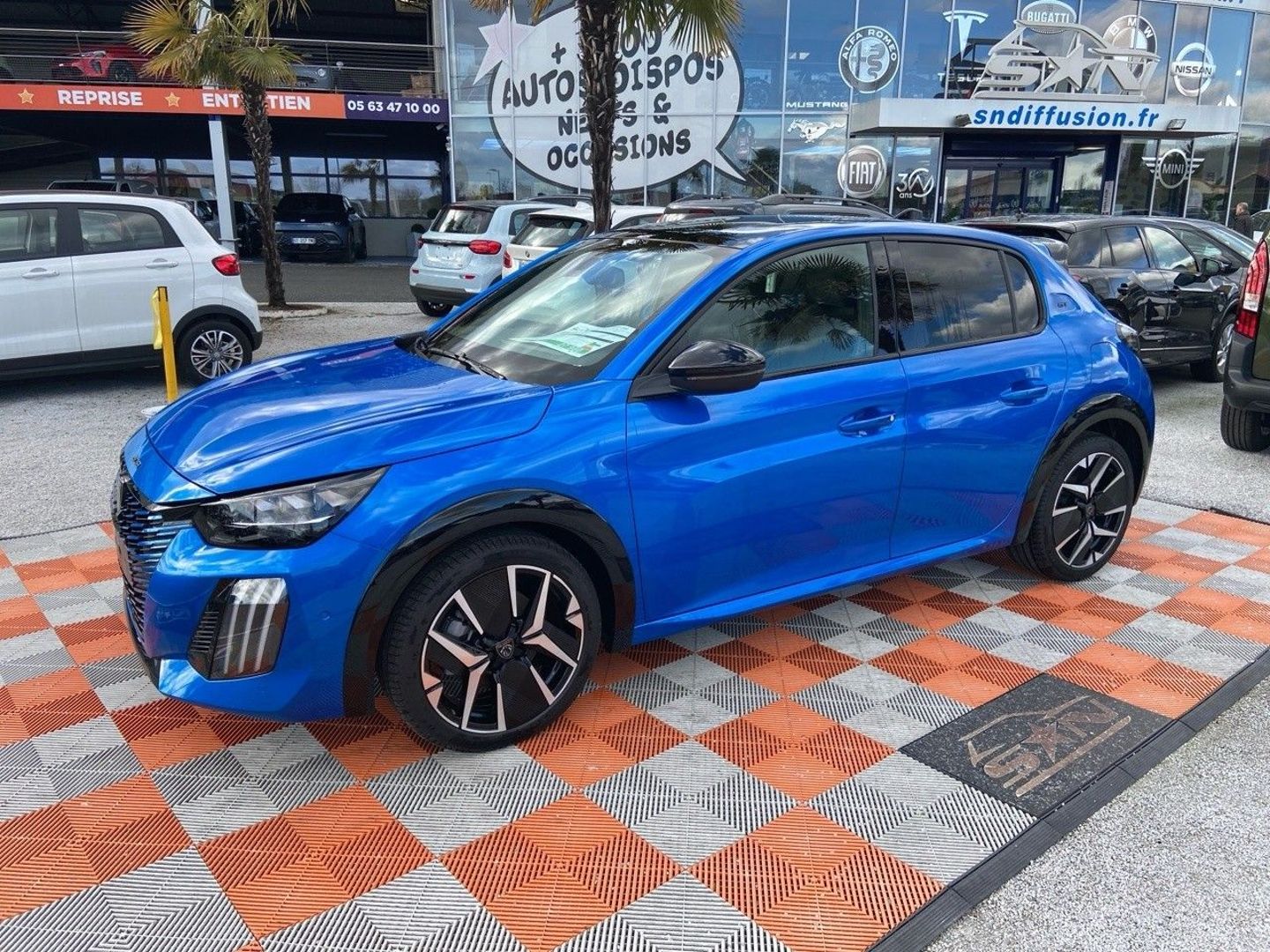 PEUGEOT 208 - HYBRID 145 GT E-DCS6 GPS TOIT PANO CAMÉRA 360° (2024)