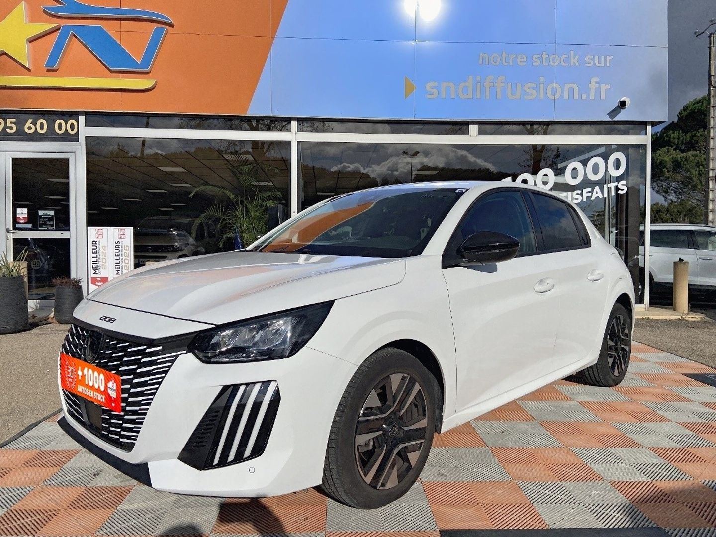 PEUGEOT 208 - 100 BV6 ALLURE RADARS AV-AR ECRAN 10" (2025)