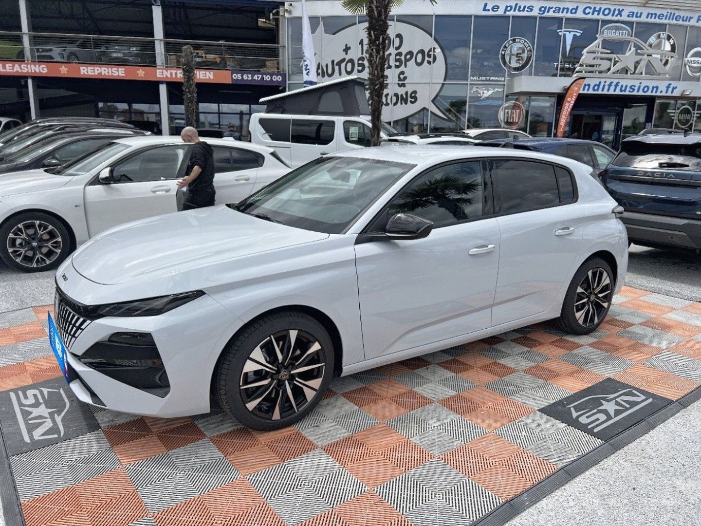 PEUGEOT 308 - NEW BLUEHDI 130 EAT8 ALLURE PACK ACCES & NAVIGATION (2026)