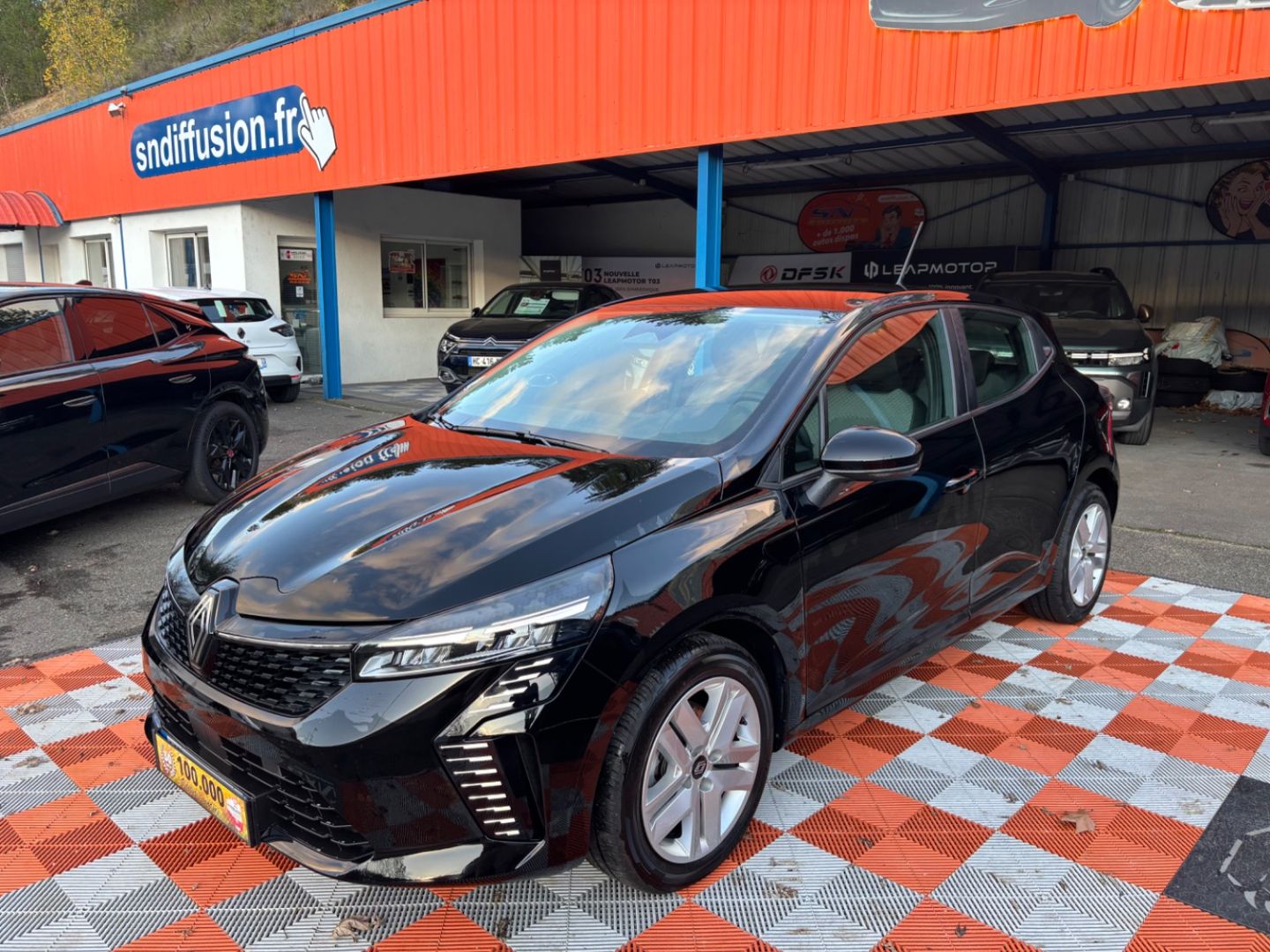 RENAULT CLIO - V DCI 100 BV6 EVOLUTION ECRAN RADAR (2024)