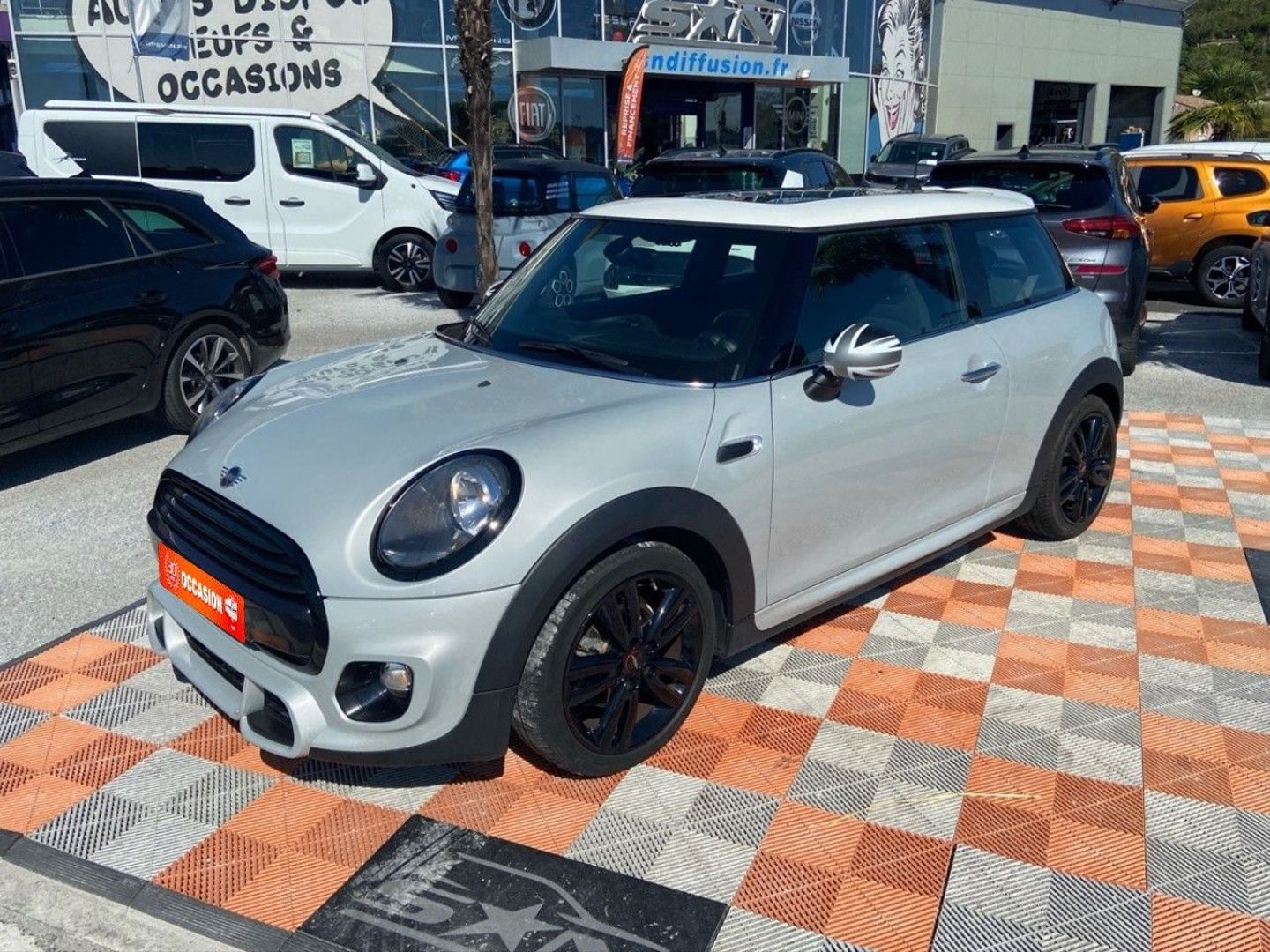 MINI COOPER - FINITION JOHN COOPER WORKS