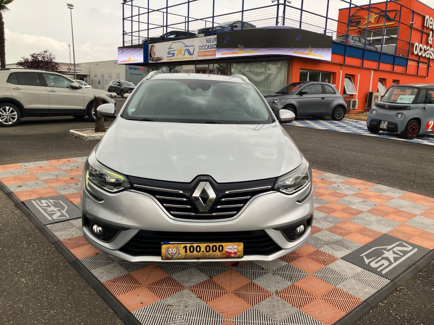 RENAULT MEGANE ESTATE - 1.6 DCI 130 BV6 INTENS GPS CAMÉRA TÊTE HAUTE JA 17" (2018)