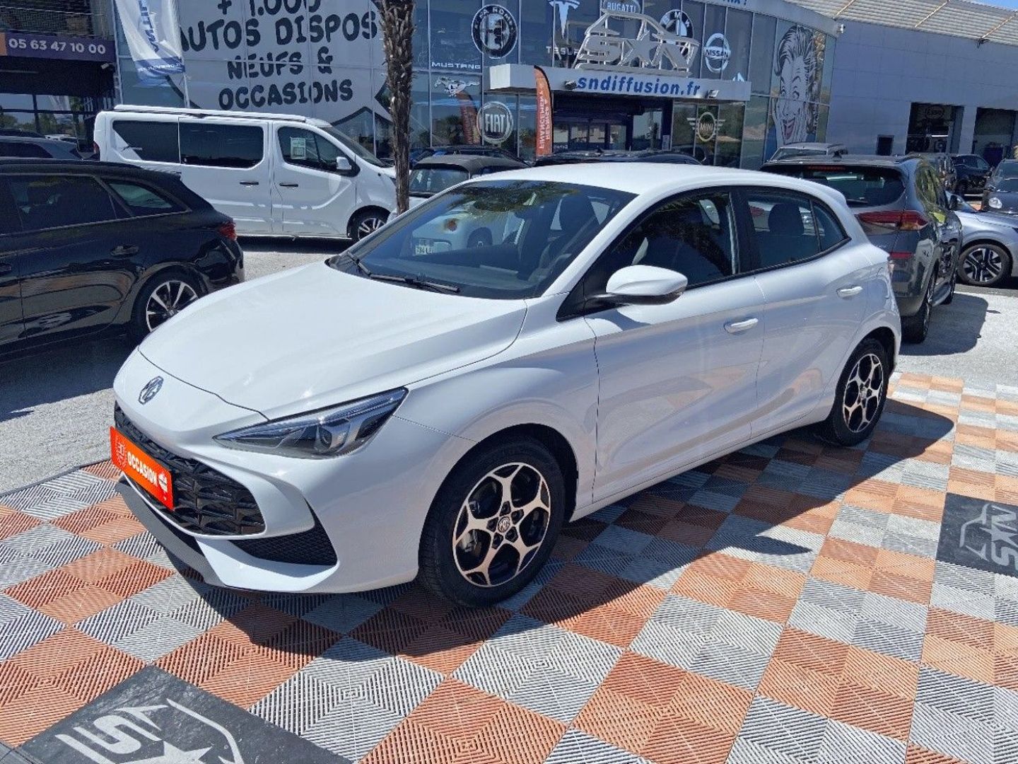 MG MG3 - 1.5 HY 195 LUXURY GPS CAMERA 360 (2026)