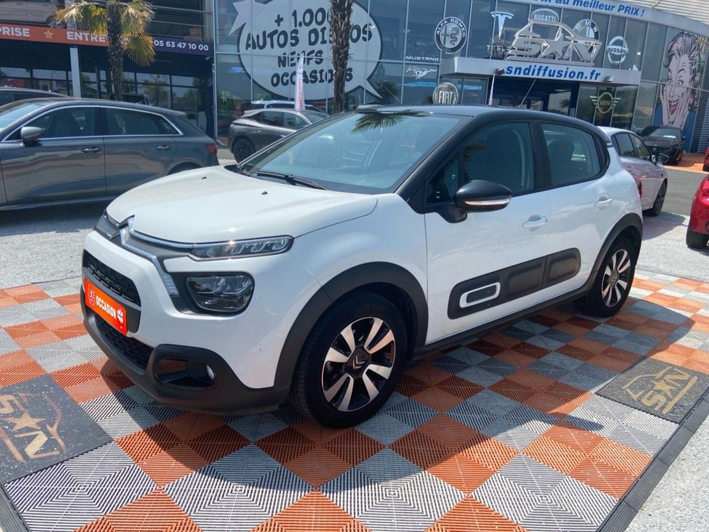 CITROEN C3 - NEW PURETECH 83 SHINE EXPORT 1 ÈRE MAIN (2021)